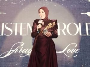 Video: Detail Penampilan Syahrini Saat Melenggang di Hari ke-2 Cannes