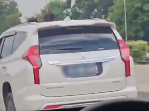 Viral Bocah Nongol di Sunroof Pajero, Polda Metro Ingatkan Bahayanya