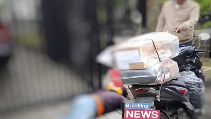Viral video seorang kurir meninggal saat sedang mengantar paket (Foto: Istimewa)