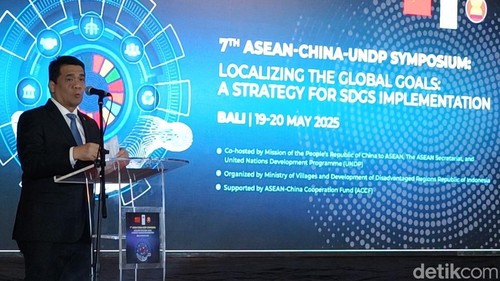 Wamen Desa dan Pembangunan Daerah Tertinggal Ahmad Riza Patria dalam Simposium ke-7 ASEAN–China–UNDP tentang SDGs: Melokalkan Tujuan Global: Strategi Implementasi SDGs di Denpasar, Bali, Senin (19/5/2025).