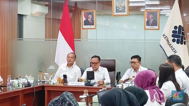 Wamenaker Immanuel Ebenezer (Noel) di Jakarta, Senin (19/5/2025). (CNBC Indonesia/Ferry Sandi)