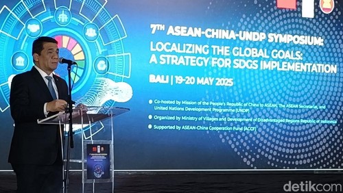 Wamendes PDTT Ahmad Riza Patria dalam Simposium ke-7 ASEAN–China–UNDP tentang SDGs: Melokalkan Tujuan Global: Strategi Implementasi SDGs di Denpasar, Bali pada Senin (19/5/2025). (Ni Made Lastri Karsiani Putri-detikBali)
