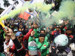 Ojol Demo Besar-besaran Kepung Istana, Ini 5 Tuntutannya