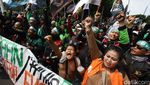 Aksi Ojol Kuasai Jalan Merdeka Selatan