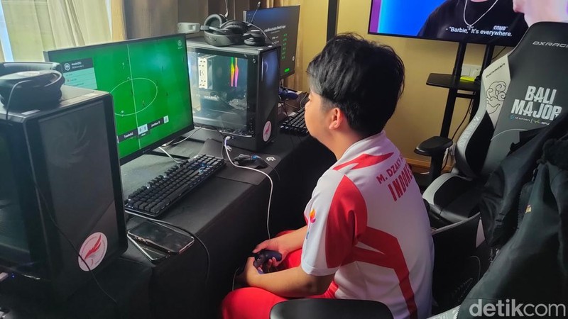 Timnas Esports Indonesia tengah menjalani pemusatan latihan national (Pelatnas), untuk persiapan SEA Games 2025 di Thailand. Yuk intip kegiatannya di lokasi.