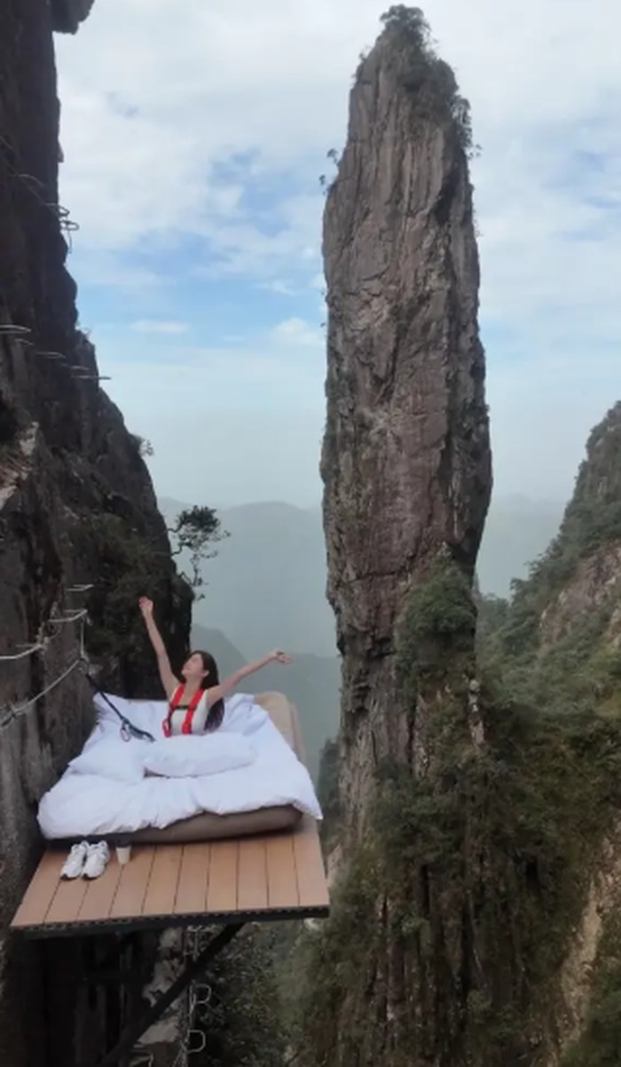 Cliff Bed di China