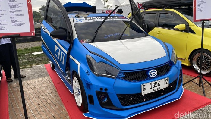 Daihatsu Sirion Dimodif Pakai Pintu Ala Lamborghini