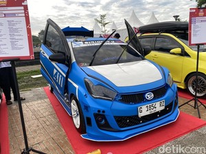 Modifikasi Daihatsu Sirion Pakai Pintu Ala Lamborghini, Habis Duit Berapa?