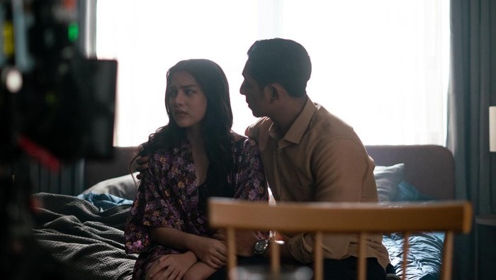 Davina Karamoy dan Arya Saloka di film Dendam Malam Kelam