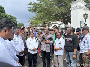 Gabungan Ojol Geruduk Kepatihan Jogja, Ini Tuntutannya