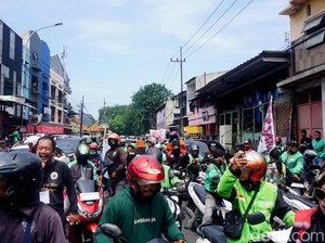 Waspada Macet! Massa Demo Ojol Mulai Berkumpul di Jalan A Yani