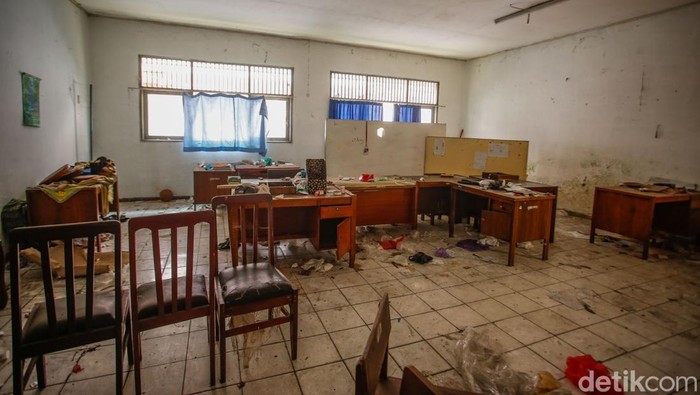 Depok Siapkan Rumah Didik Anak Istimewa di Lokasi SDN Pondok Cina 1 Bangunan eks SDN Pondok Cina 1 di Kota Depok, Jawa Barat, yang lama tak digunakan untuk aktivitas belajar mengajar, akan diubah menjadi Rumah Didik Anak Istimewa.