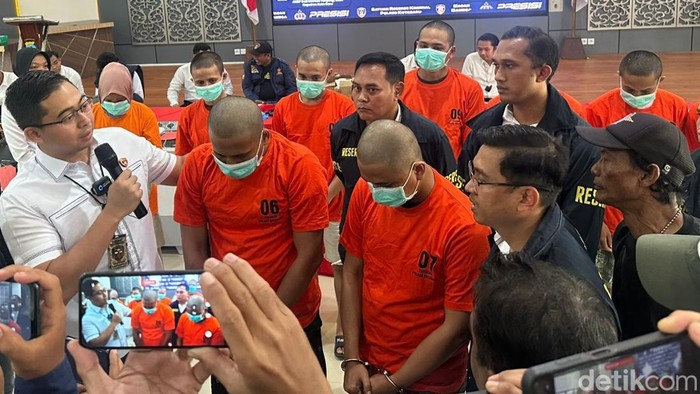 Dua pegawai bank BUMN di Kotabaru gelapkan dana nasabah.
