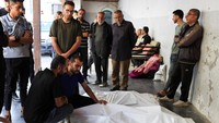 Pemakaman massal kembali terjadi di Gaza, mencerminkan eskalasi kekerasan yang belum menunjukkan tanda mereda.