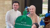 Di Instagram, Irish Bella menuliskan rasa syukur sudah menerima masjid yang telah jadi tersebut. (Foto: dok Instagram)