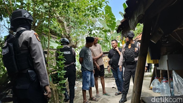 Juru Kunci Makam Raja Pamekasan Ditangkap Saat Pesta Narkoba di Area Pemakaman
