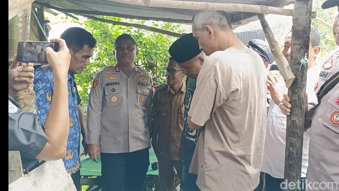 Juru Kunci Makam Raja Pamekasan Ditangkap Saat Pesta Narkoba di Area Pemakaman