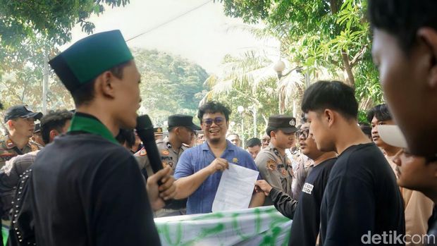 Ketua Komisi IV DPRD Kabupaten Sukabumi, Ferry Supriyadi