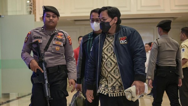 Momen KPK Geledah Gedung Kemnaker
