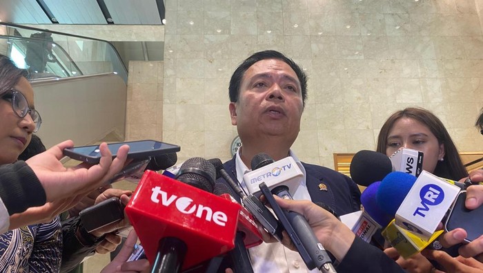 Ketua Komisi V DPR Lasarus di kompleks parlemen, Senayan, Jakarta Pusat, Selasa (20/5/2025).