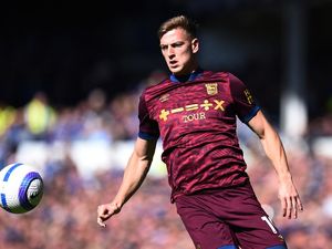 MU Dekati Striker Ipswich Liam Delap