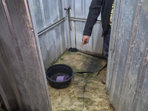 Lokasi kamar mandi pesilat lahirkan bayi laki-laki.