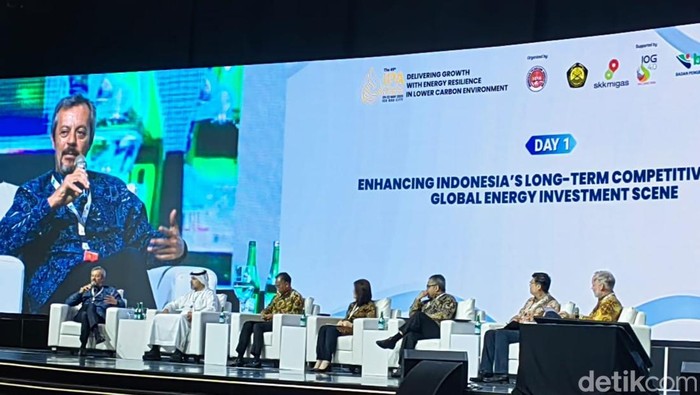Managing Director of Eni Muara Bakau BV, Roberto Daniels