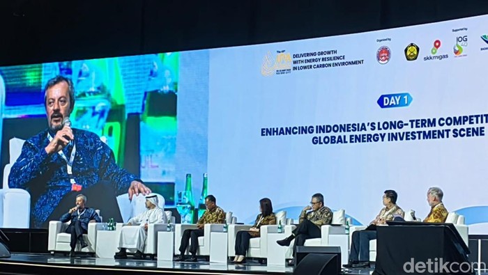 Managing Director of Eni Muara Bakau BV, Roberto Daniels