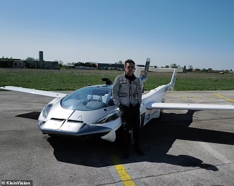 Mobil terbang AirCar buatan Klein Vision