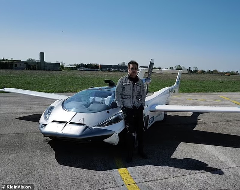 Mobil terbang AirCar buatan Klein Vision
