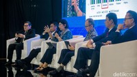 Acara tersebut menghadirkan sejumlah tokoh penting di bidang ekonomi dan keuangan nasional. Mereka di antaranya adalah Ketua Komisi XI DPR RI Mukhamad Misbakhun dan Ketua Dewan Komisioner OJK Mahendra Siregar.  