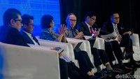 Hadir pula Ketua Dewan Komisioner LPS Purbaya Yudhi Sadewa, Deputi Gubernur Senior Bank Indonesia Destry Damayanti, serta COO Danantara Dony Oskaria. Mereka hadir untuk menyampaikan pandangan mengenai arah dan tantangan ekonomi Indonesia.  