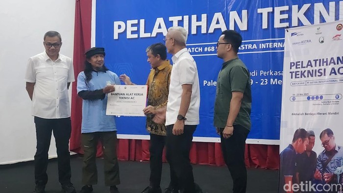 Pelatihan mantan napiter menjadi teknisi AC.