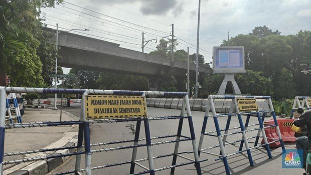 Penutupan jalan demonstrasi ojek online.