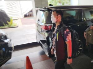 Video: KPK Bawa Sejumlah Tas Usai Geledah Gedung Kemnaker
