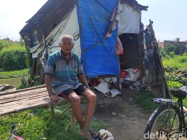 Potret Tasripan Belasan Tahun Huni Gubuk Dekat Tanggul Lumpur Lapindo