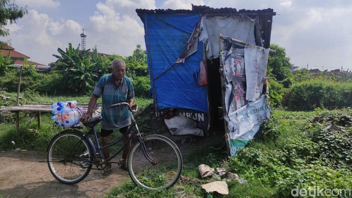 Potret Tasripan 19 tahun tinggal dipinggir lumpur lapindo Potret Tasripan 19 tahun tinggal dipinggir lumpur lapindo