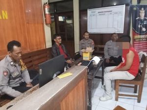 Terungkap, Ini Sosok Pria Berjaket Ojol Bakar Pikap di Blitar