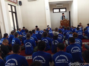 79 Jukir Liar Diciduk Polisi, Diajak Salat Berjamaah-Diberi Tausiah
