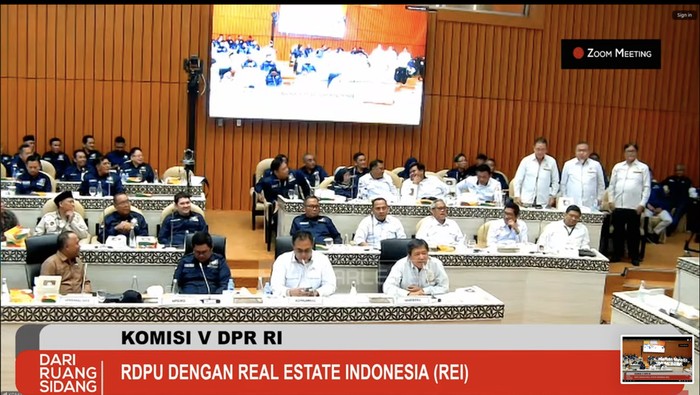 Rapat dengar pendapat umum Komisi V DPR dengan pengembang perumahan