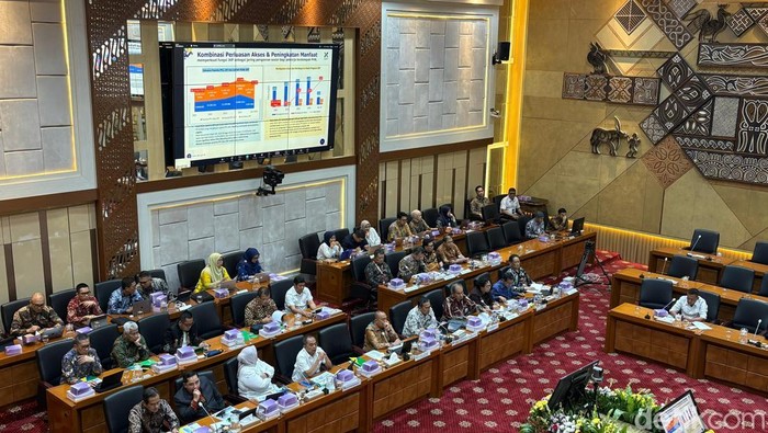 Rapat Dewan Pengawas (Dewas) BPJS Ketenagakerjaan di DPR