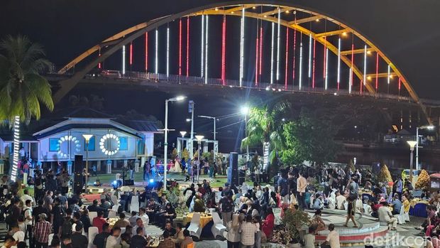 Rumah Singgah Tuan Kadi di Kampung Senapelan, Pekanbaru, Riau hidup kembali. Bangunan bersejarah ini hidup kembali setelah Kapolda Riau Irjen Herry Heryawan menggagas festival kebudayaan di Rumah Singgah Tuan Kadi.