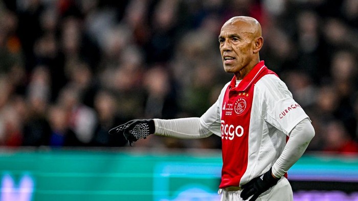 AFC Ajax Amsterdam legend Simon Tahamata participates in the match between Ajax Legends and Real Madrid Legends at the Johan Cruijff ArenA for the Dutch Eredivisie season 2024-2025 in Amsterdam, Netherlands, on November 17, 2024. (Photo by Stefan Koops / EYE4images) (Photo by EYE4images/NurPhoto via Getty Images)