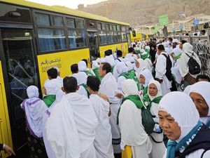 Suasana Terminal Bus Shalawat Syib Amir di Kawasan Masjidil Haram