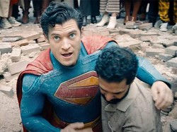 Jawaban James Gunn soal Warner Bros Potong Durasi Superman