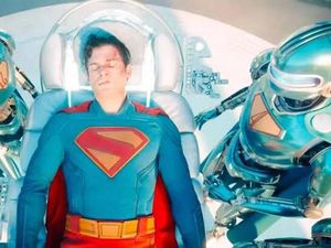 Duh, Post-Credit Superman Bocor