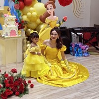 Penampilan Syifa Hadju saat menghadiri acara ulang tahun putri Kesha Ratuliu berhasil curi atensi. Jadi princess Belle dari film Beauty and The Beast, kekasih El Rumi itu tampil cantik kenakan gaun berwarna kuning. Foto: Instagram