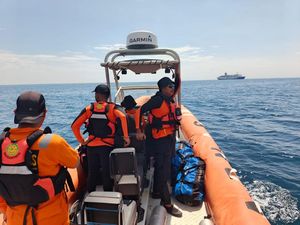 Penumpang KM Tidar Lompat ke Laut Saat Kapal Hendak Sandar di Makassar