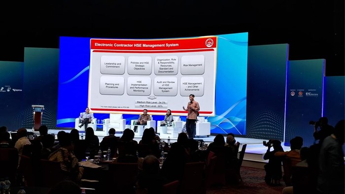 Vice President Supply Chain Market MedcoEnergi Kenneth Gunawan, dalam acara Breakfast Meeting Indonesian Petroleum Association (IPA) Convex 2025, di ICE BSD, Tangerang, Selasa (20/5/2025).