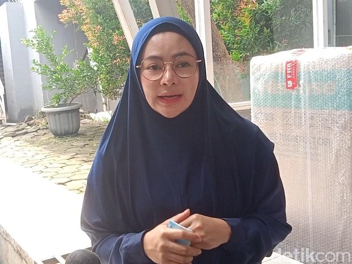 Vitalia Sesha Vitalia Sesha berhijab